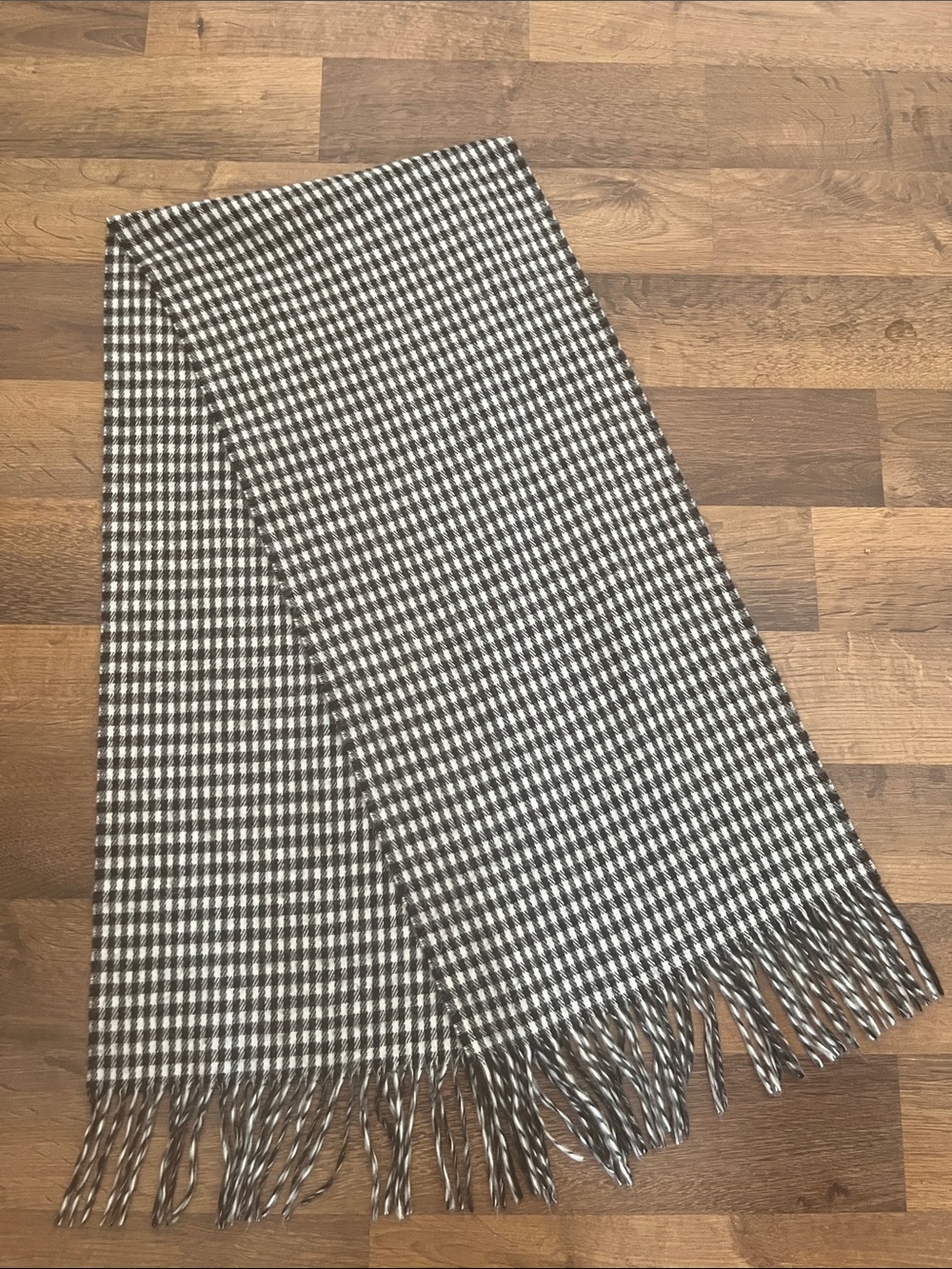 Cashmere Houndstooth Scarf Vintage Geoffrey Beene Made in Italy Black and White